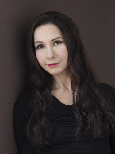 Author Tina Amiri picture
