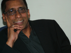 Author Raj Fernandes picture 2